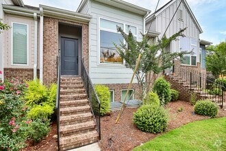 Building Photo - 2231 Statesville Ave