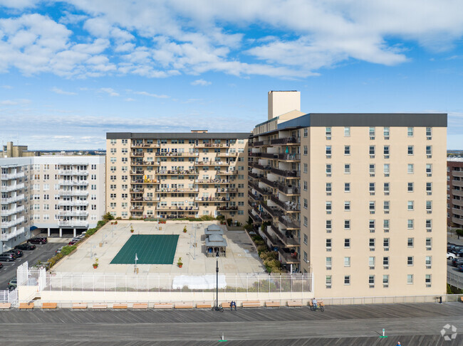 Building Photo - Neptune Towers