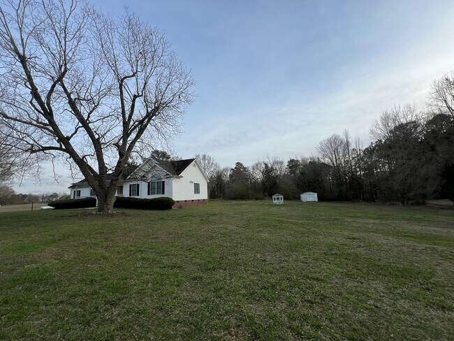 Building Photo - 3 Bedroom 2.5 bath home for rent