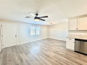 Building Photo - 2081 S Dandelion St
