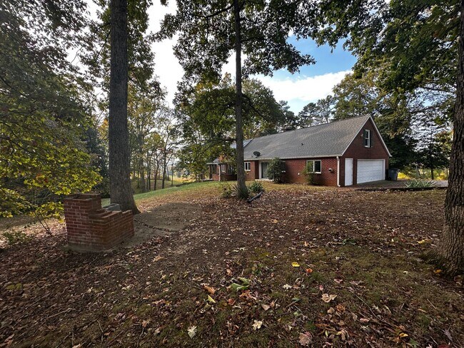 Foto del edificio - *Move in Special - Spacious 3 bedroom/ 2.5 bath home near Exit 8 - Morristown, TN