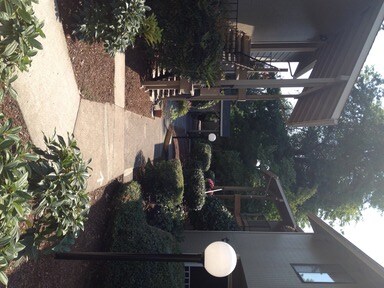 Building Photo - 601 Country Club Rd