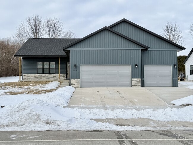 Building Photo - 3018 Mineral Point Ave