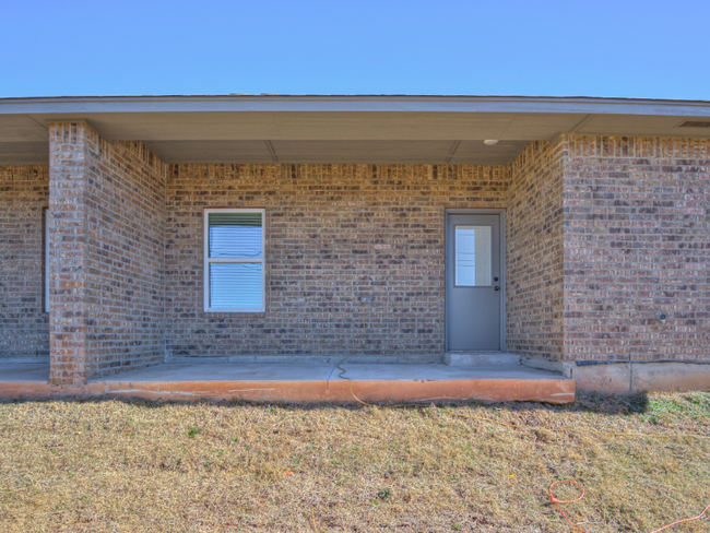 Building Photo - 2805 Josie Cir