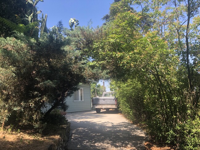 Foto del edificio - 1842 Hill Dr