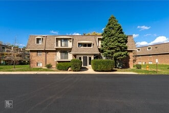 Building Photo - 264 E Bailey Rd