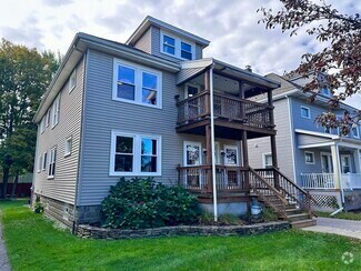 Building Photo - 772 Belmont St