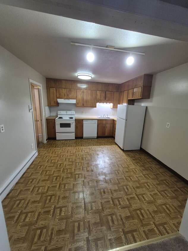 Primary Photo - 560 Prospect St