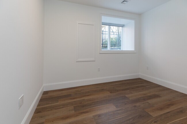 Foto del edificio - 143 E Cottage St