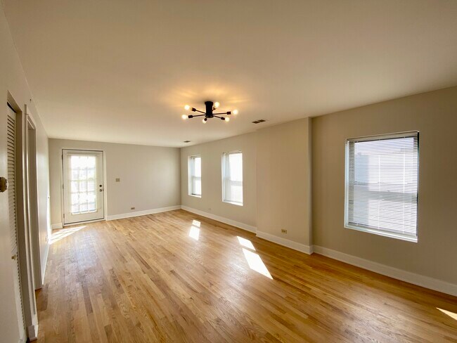 Foto del edificio - 1825 W North Ave