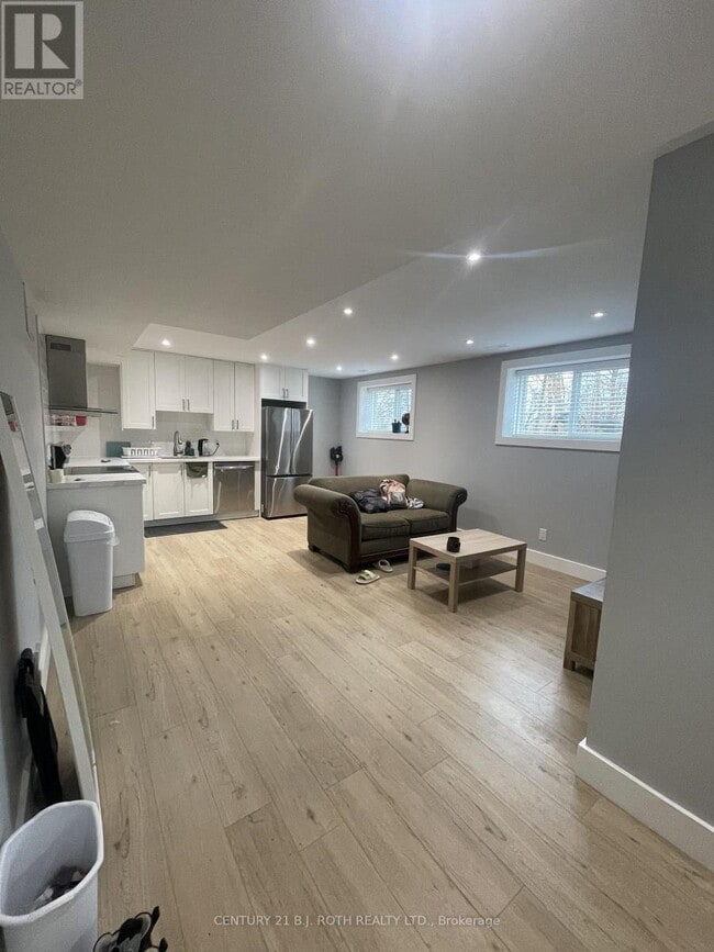 Photo du bâtiment - 56 Olive Crescent