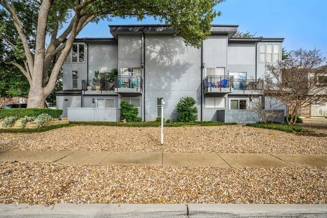Building Photo - 4020 Holland Ave