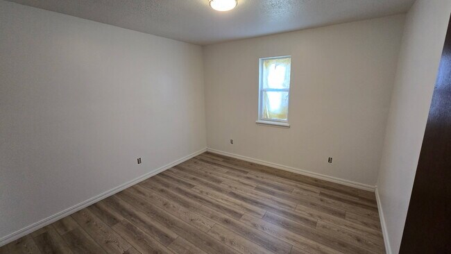 Foto del edificio - 2504 E 19th St