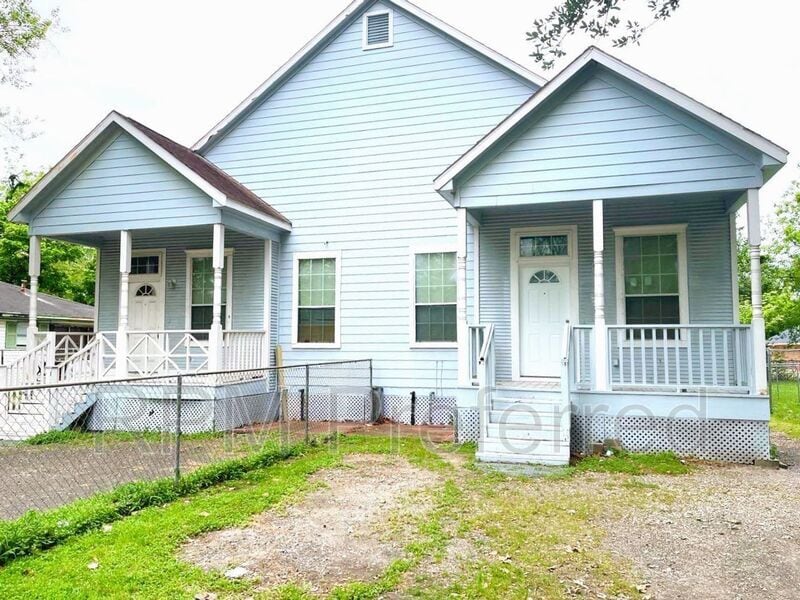 Primary Photo - 4114 Trout St