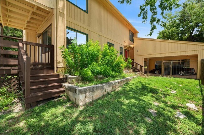 Foto del edificio - 2316 Montclaire St