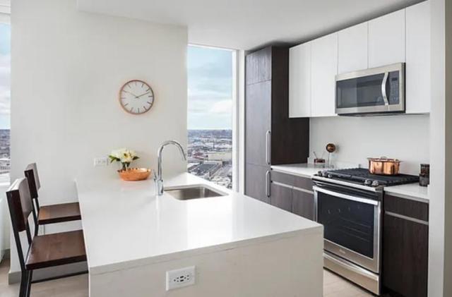 Foto del edificio - 2 bedroom in LONG ISLAND CITY NY 11101