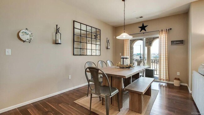 Building Photo - 2 Bed/2 Bath that is beyond expectations!!