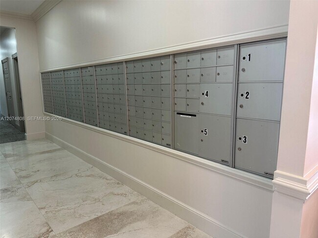 Foto del edificio - 2665 SW 37th Ave