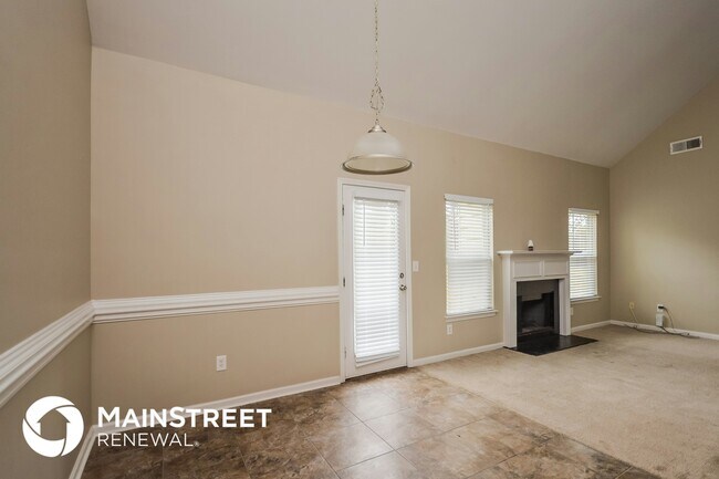 Foto del edificio - 485 Trousseau Ln