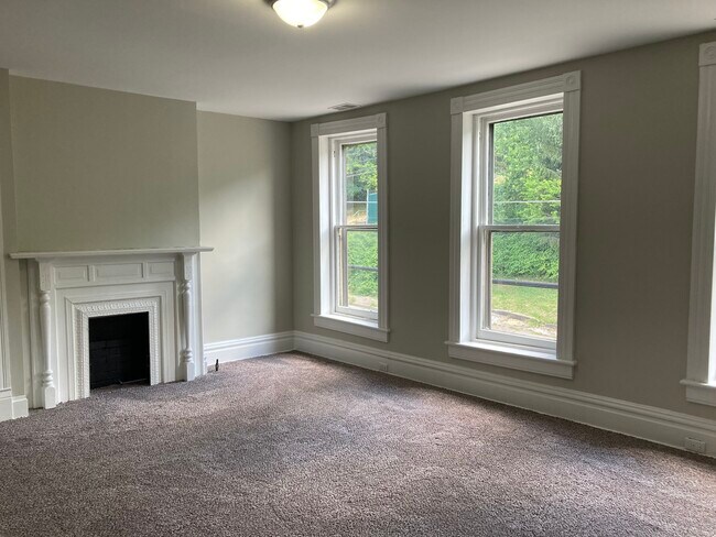 Living Room - 807 Market St