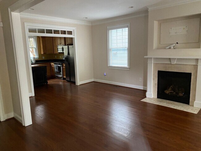 Building Photo - 945 Longley Ave NW