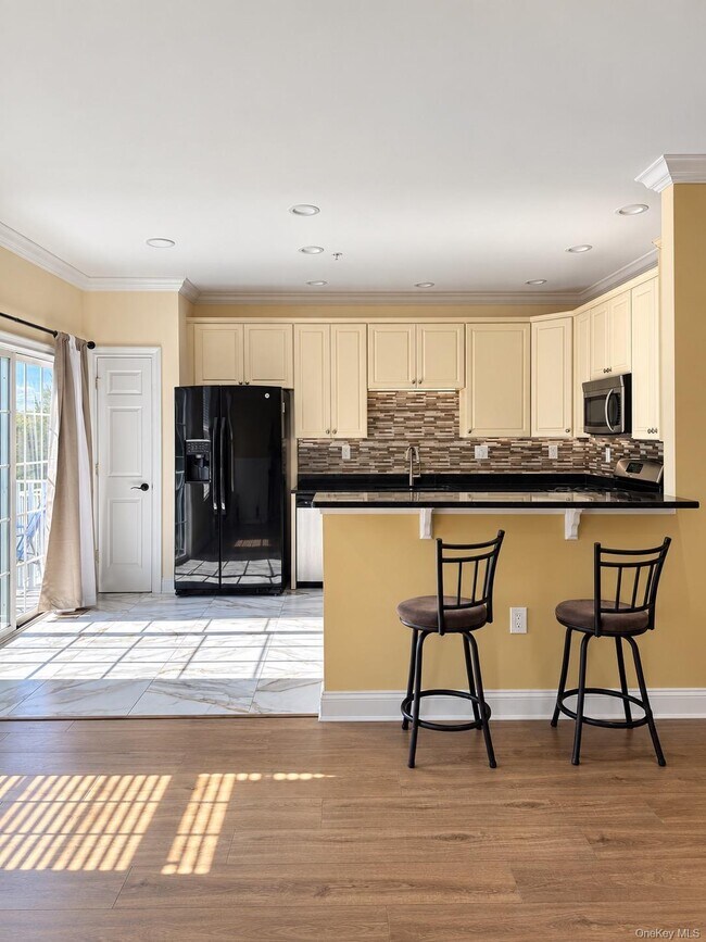 Building Photo - 1115 Balsam Dr