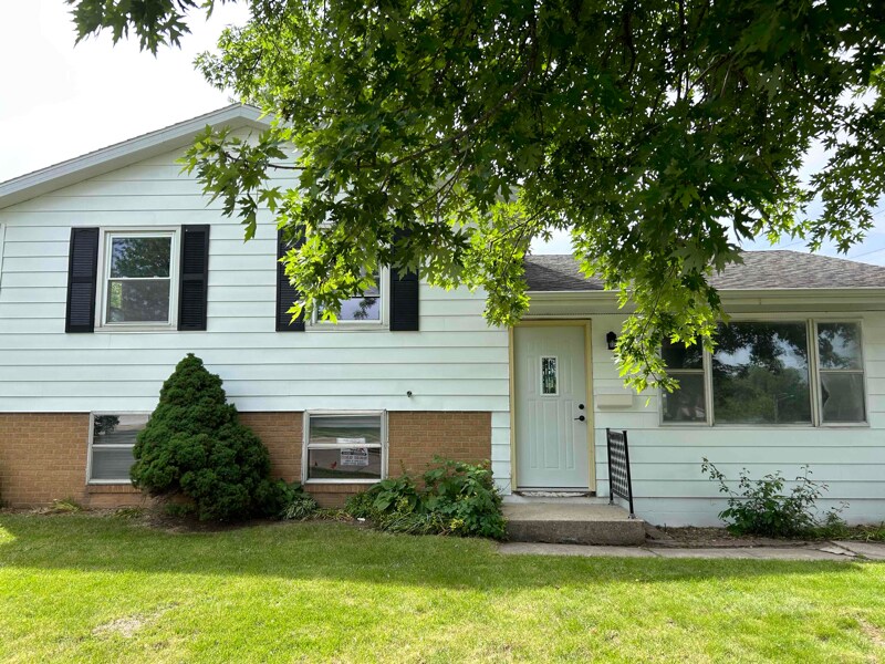 1105 Mary Ave, Dixon, IL 61021 House Rental in Dixon, IL