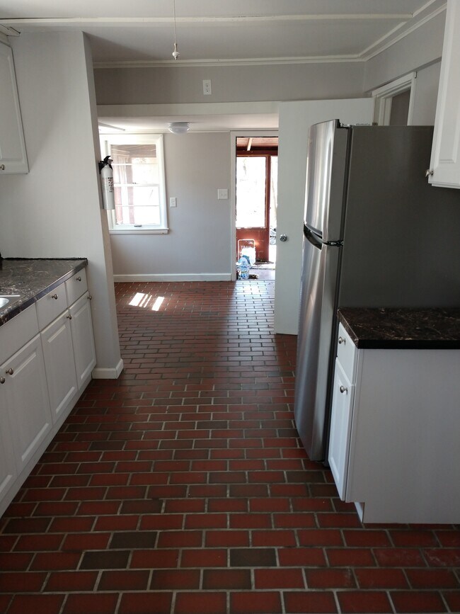 Foto del edificio - 1213 Irvine Ave NW