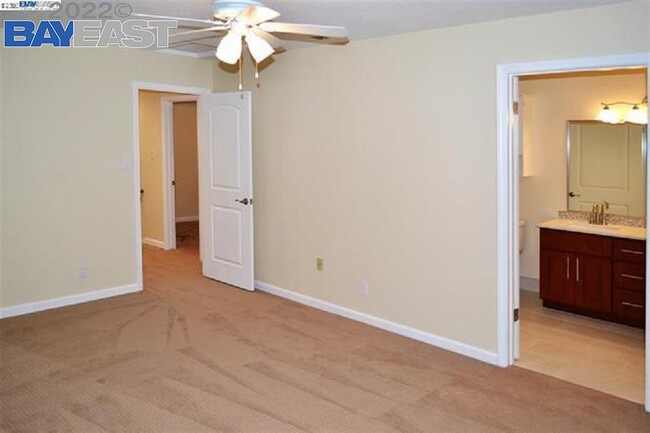 Building Photo - 132 Westfield Cir