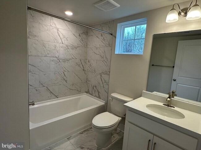 Building Photo - 1801 Harvest Dr