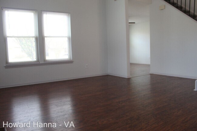 Building Photo - 4 br, 2.5 bath House - 1544 Edgewater Drive