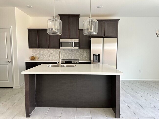 Building Photo - 9909 Bijan Dr