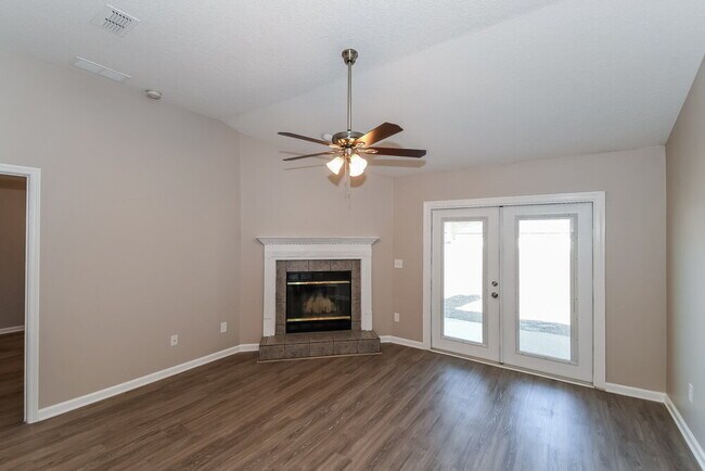 Foto del edificio - 7941 Collins Bay Ct