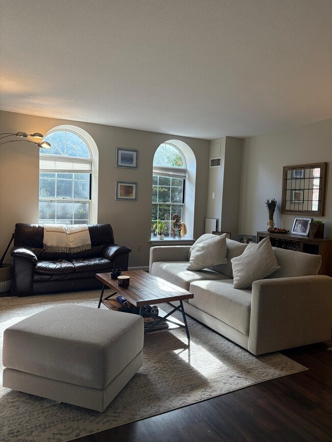 Foto del edificio - 100 Boatswains Way