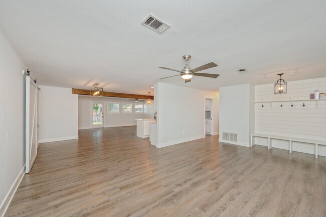 Foto del edificio - 235 Sotir St NW
