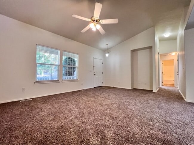 Building Photo - Amazing Home in Mahogany Park