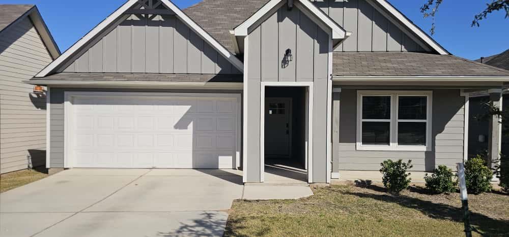 Foto principal - 223 Sweetwater Crk Ln