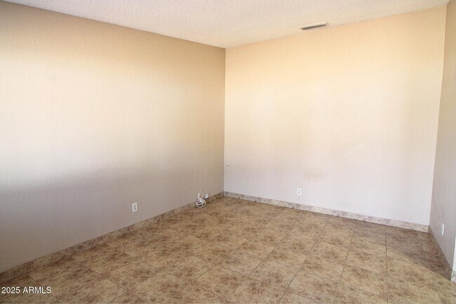 Building Photo - 4650 E Caballero St