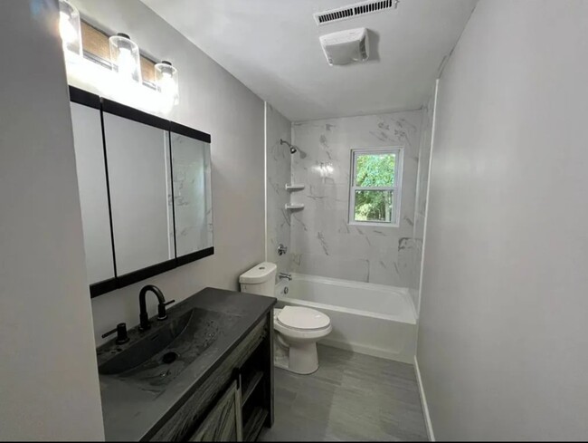 Building Photo - 48 High Top Cir