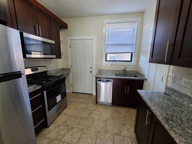 Foto del edificio - 4206 N Pulaski Rd