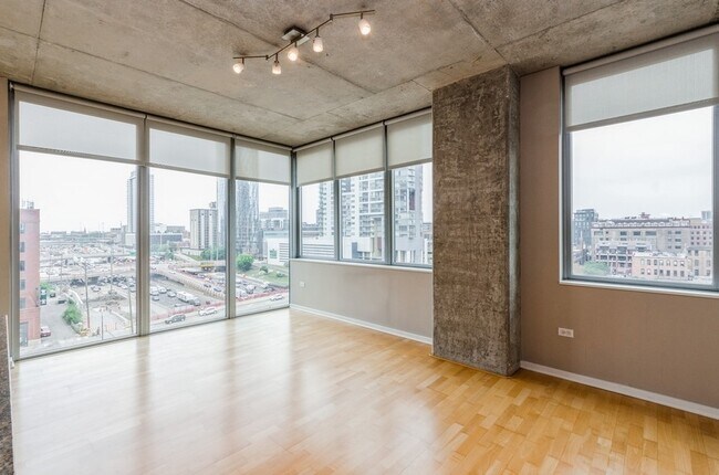 Building Photo - 659 W Randolph St