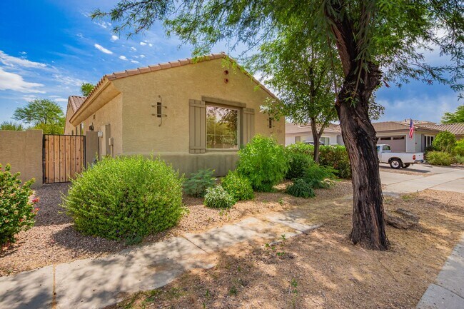 Foto del edificio - Move In ready home in Power Ranch!