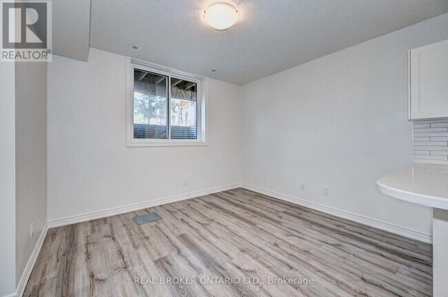 Building Photo - 164-164 Heiman St