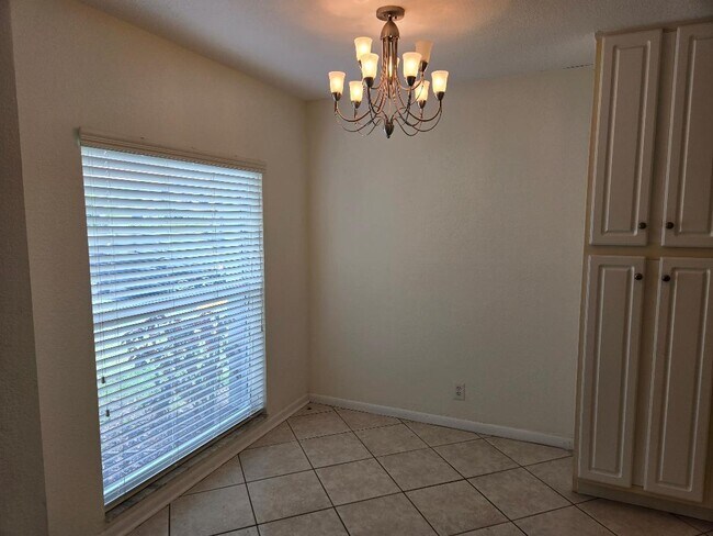 Building Photo - 13857 Royal Palm Ct