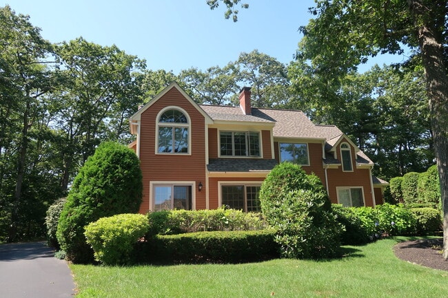 Building Photo - 4 Rosewood Ln