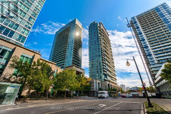 Photo du bâtiment - 165 Legion Rd N