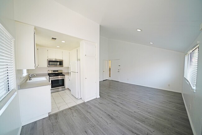 Foto del edificio - 18033 Sundowner Way