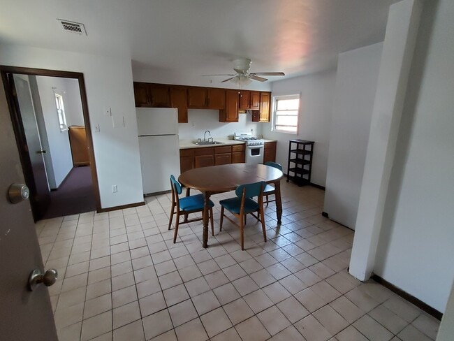 Kitchen view 2 - 3435 Dawson St