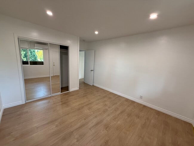 Building Photo - 1427 Centinela Ave