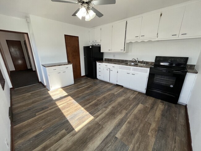 Foto del edificio - 5629 County Rd U